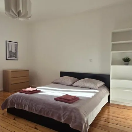 Bed & Breakfast Przestronne W Domu Prywatnym Ze Wspolna Lazienka Prywatnosc I Komfort Wroclaw