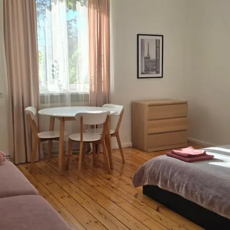Bed & Breakfast Przestronne W Domu Prywatnym Ze Wspolna Lazienka Prywatnosc I Komfort Wroclaw