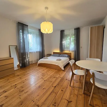 Panzió Przestronne W Domu Prywatnym Ze Wspolna Lazienka Prywatnosc I Komfort Wrocław