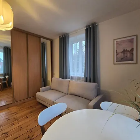 Bed & Breakfast Przestronne W Domu Prywatnym Ze Wspolna Lazienka Prywatnosc I Komfort Wroclaw